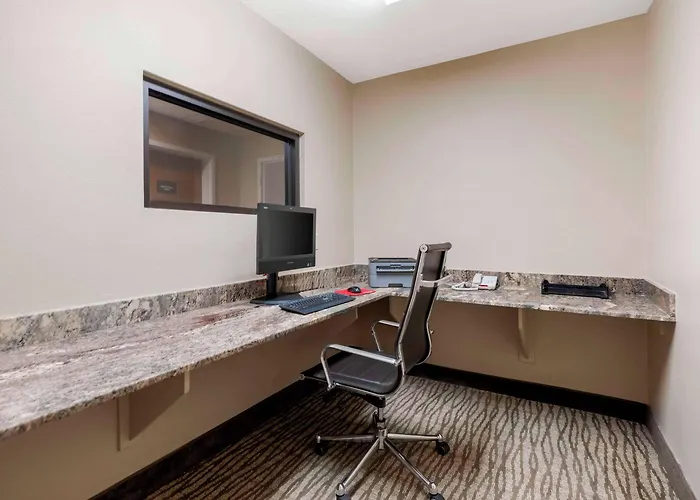 Comfort Suites Port Allen - Baton Rouge